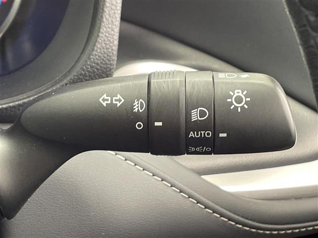 Toyota NOAH 2022 7015100-12