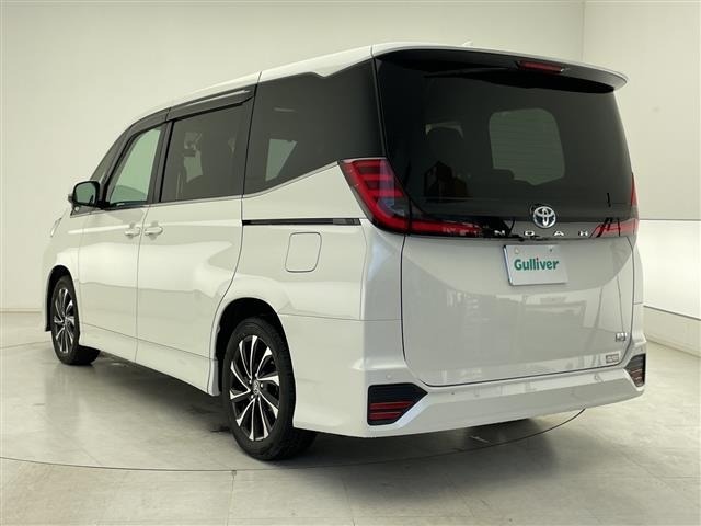 Toyota NOAH 2025 7015102-14