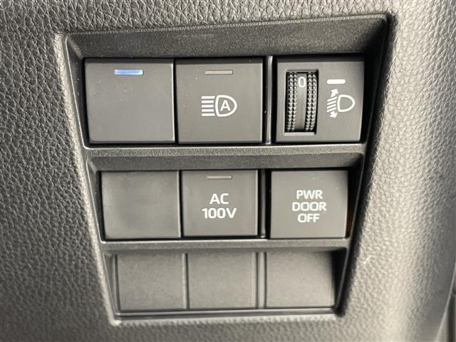Toyota NOAH 2025 7015102-4