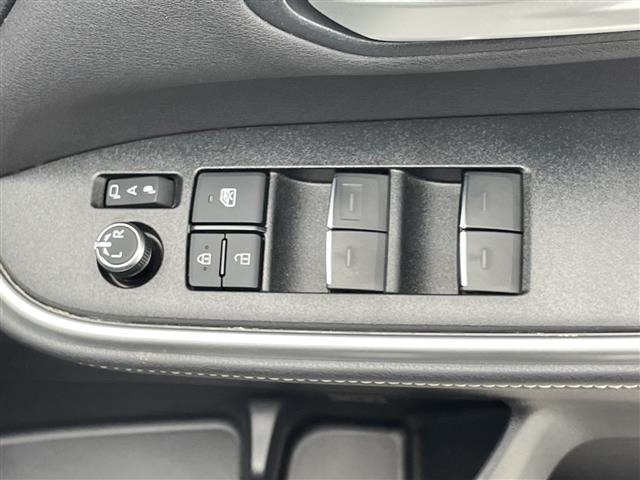 Toyota NOAH 2025 7015102-6