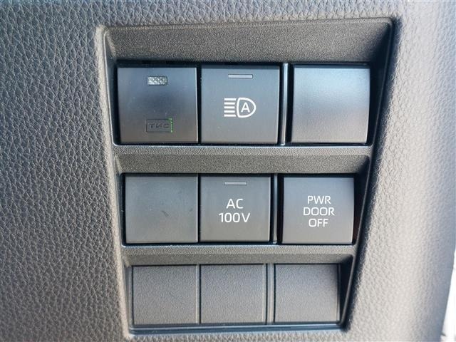 Toyota NOAH 2024 7015121-29