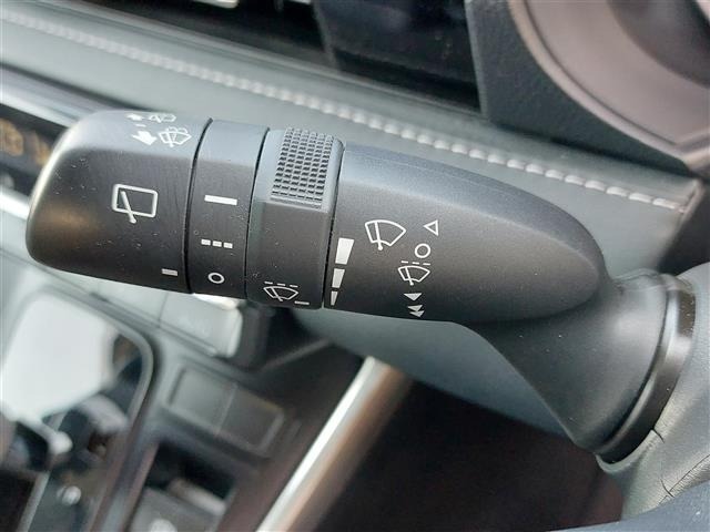 Toyota NOAH 2024 7015121-3