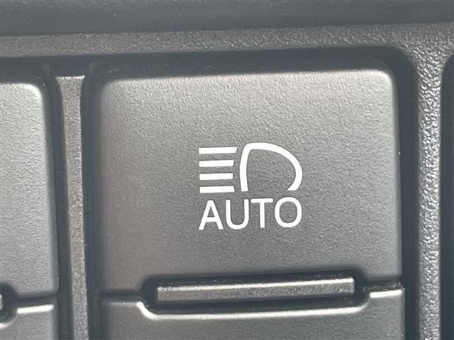 Toyota NOAH 2019 7015147-21