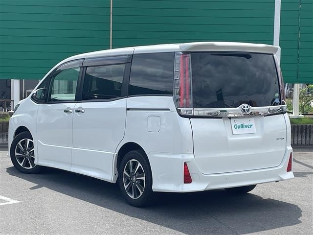 Toyota NOAH 2019 7015147-4