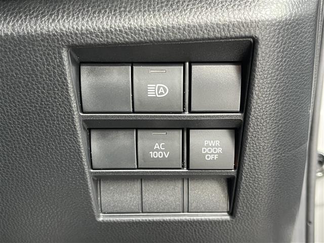 Toyota NOAH 2022 7015173-1