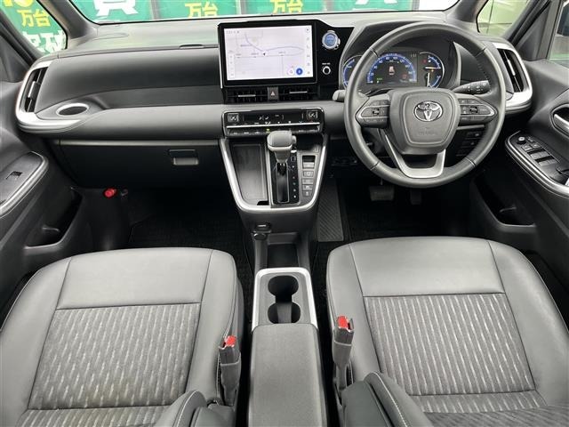 Toyota NOAH 2022 7015173-14