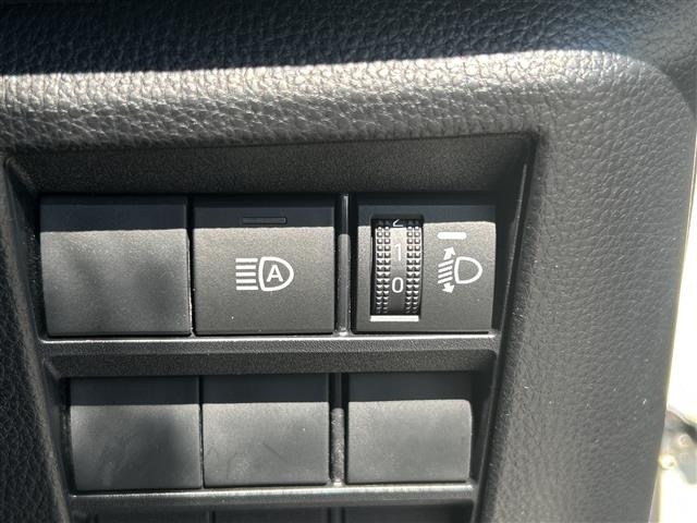 Toyota NOAH 2022 7015189-10