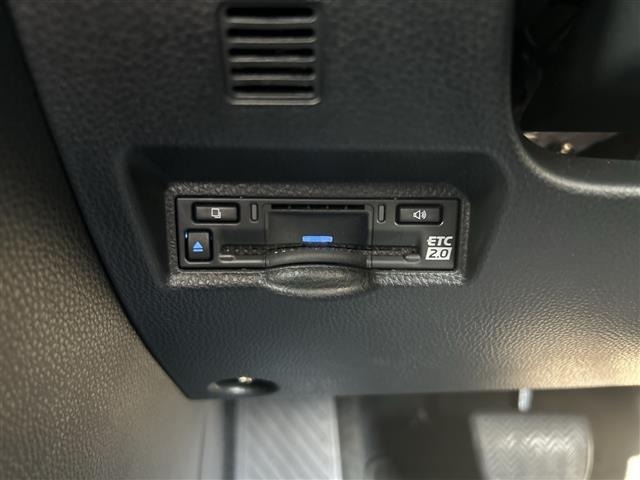 Toyota NOAH 2022 7015189-11