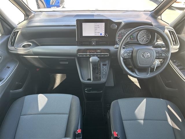 Toyota NOAH 2022 7015189-14
