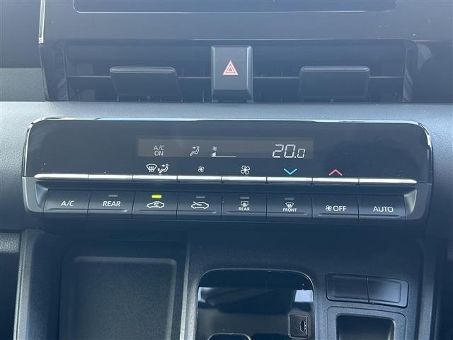 Toyota NOAH 2022 7015189-17