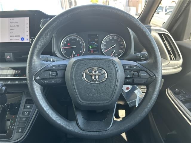 Toyota NOAH 2022 7015189-3