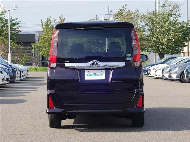 Toyota NOAH 2015 7015191-11
