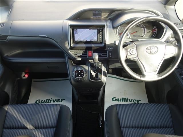 Toyota NOAH 2015 7015191-14