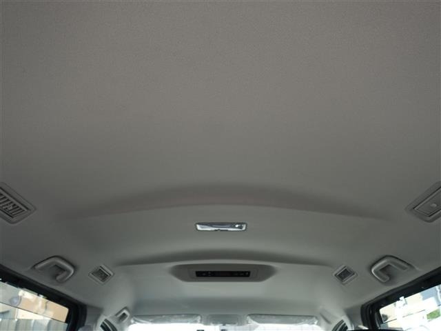 Toyota NOAH 2015 7015191-9