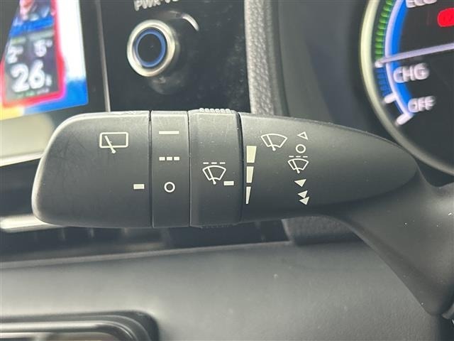 Toyota NOAH 2022 7015205-10