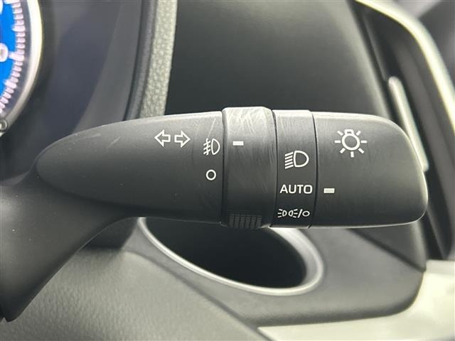 Toyota NOAH 2022 7015205-12