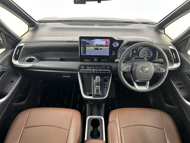 Toyota NOAH 2022 7015205-15