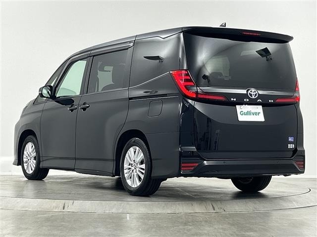 Toyota NOAH 2022 7015205-2