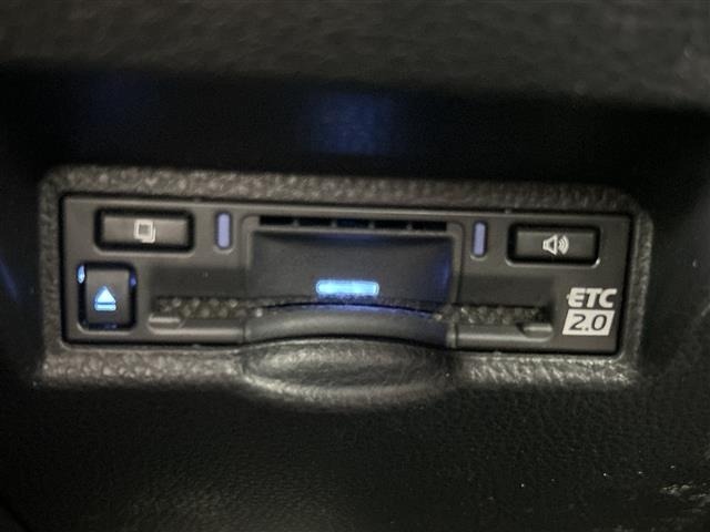 Toyota NOAH 2022 7015205-5
