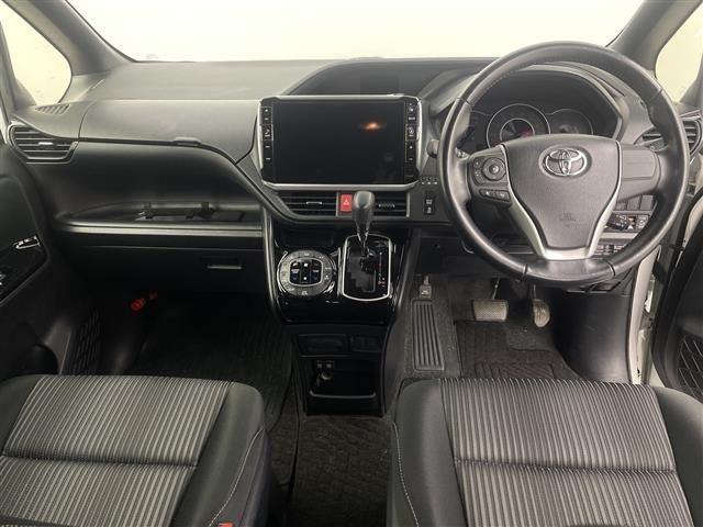 Toyota NOAH 2017 7015206-15