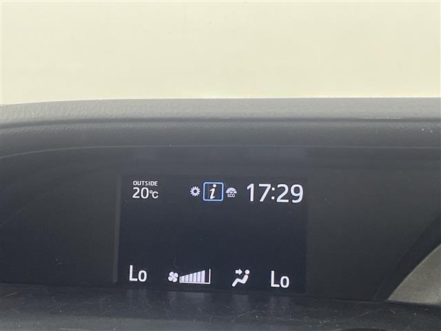 Toyota NOAH 2017 7015206-3