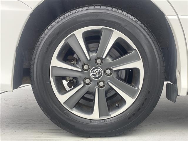 Toyota NOAH 2017 7015206-4