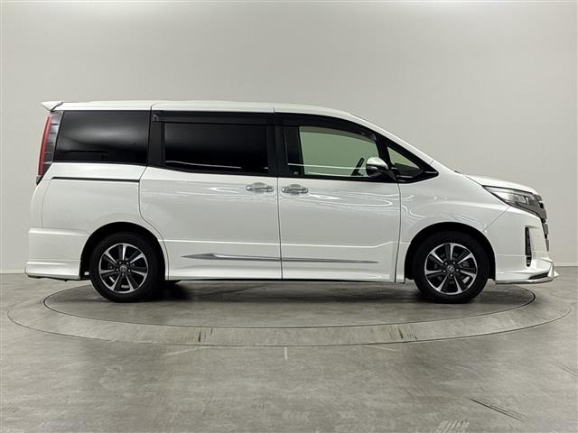 Toyota NOAH 2019 7015231-13
