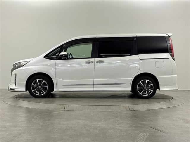 Toyota NOAH 2019 7015231-14