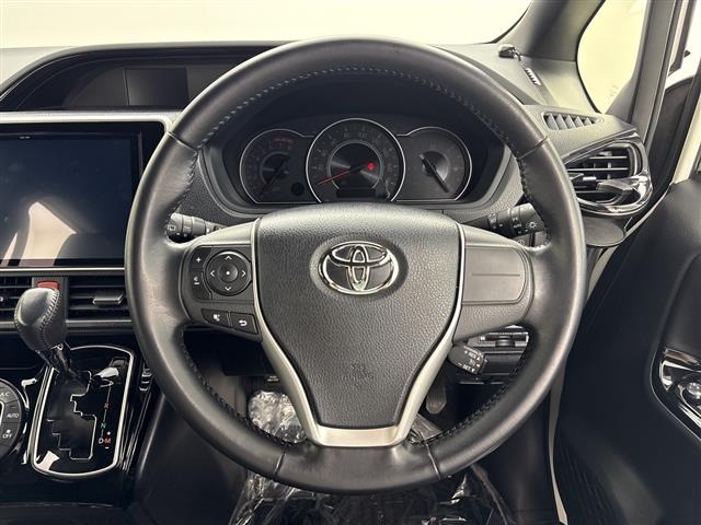 Toyota NOAH 2019 7015231-6
