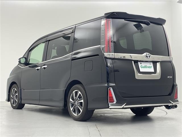 Toyota NOAH 2018 7015246-13
