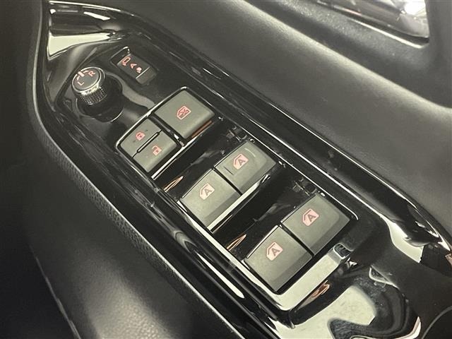 Toyota NOAH 2018 7015246-2