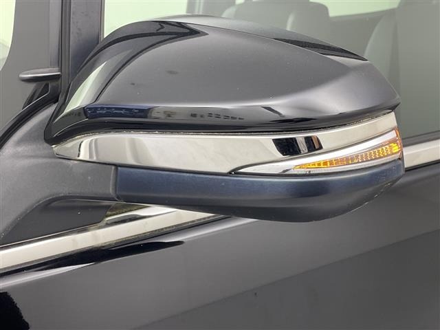 Toyota NOAH 2018 7015246-22