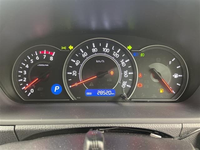 Toyota NOAH 2018 7015246-3