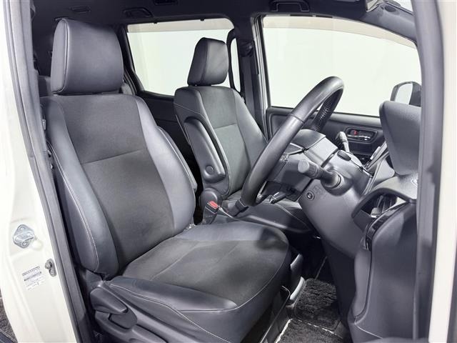 Toyota NOAH 2018 7015307-11