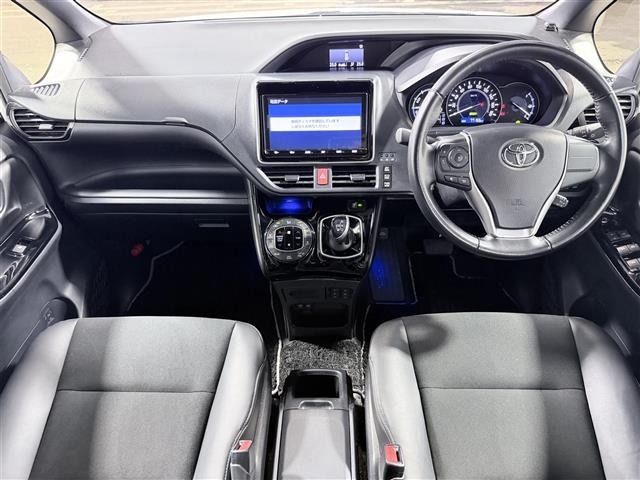 Toyota NOAH 2018 7015307-14