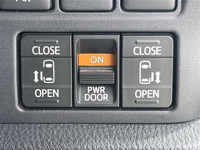 Toyota NOAH 2018 7015307-2