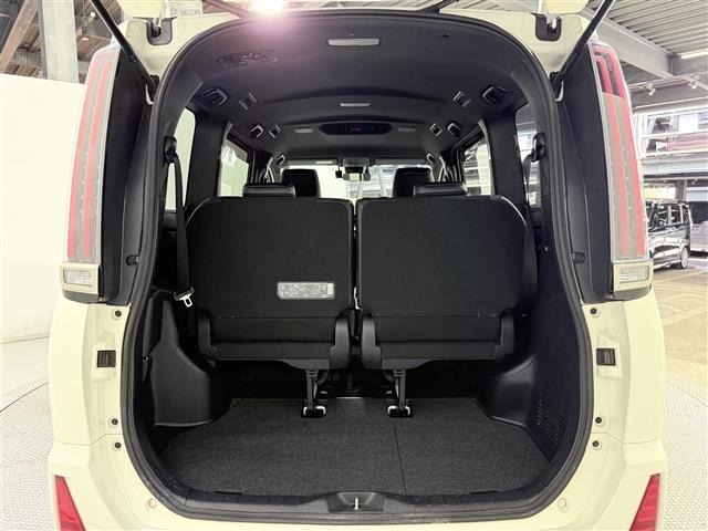 Toyota NOAH 2018 7015307-20