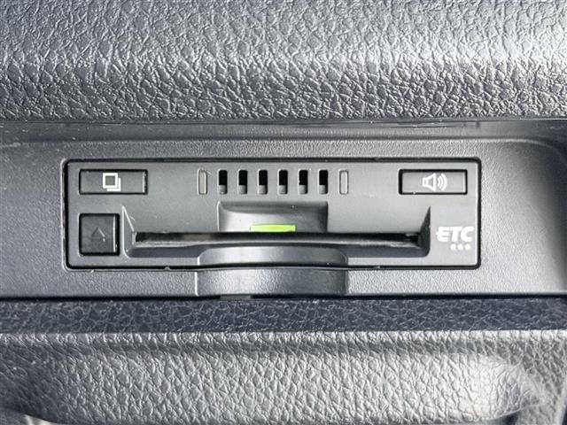 Toyota NOAH 2018 7015307-3