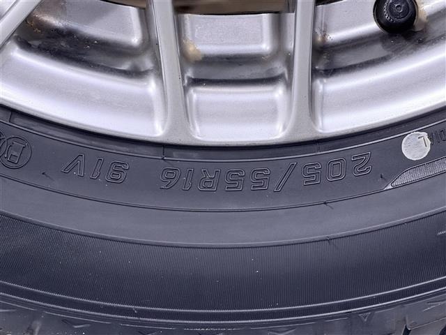 Toyota NOAH 2018 7015307-5