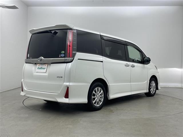 Toyota NOAH 2018 7015332-14