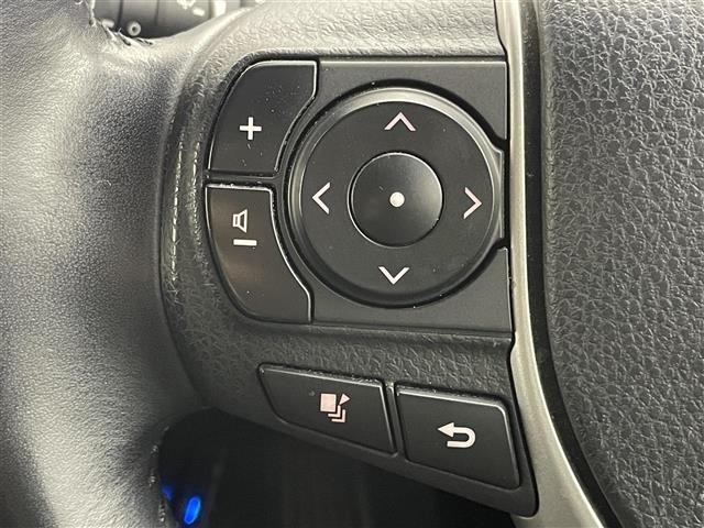 Toyota NOAH 2018 7015332-3
