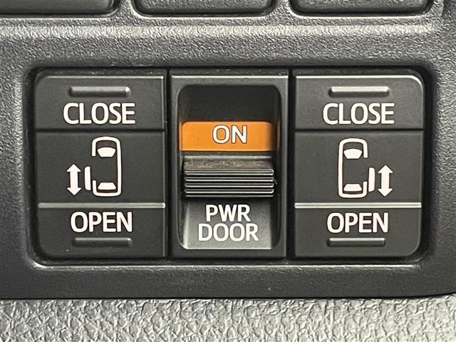 Toyota NOAH 2018 7015332-4