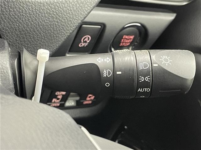 Toyota NOAH 2018 7015332-7