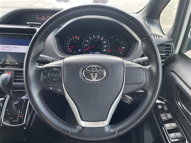 Toyota NOAH 2020 7015369-1