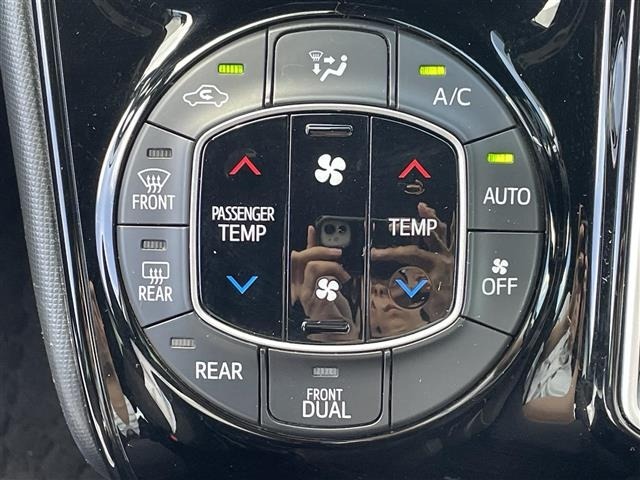 Toyota NOAH 2020 7015369-11