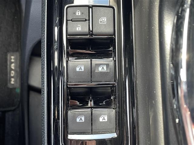 Toyota NOAH 2020 7015369-22
