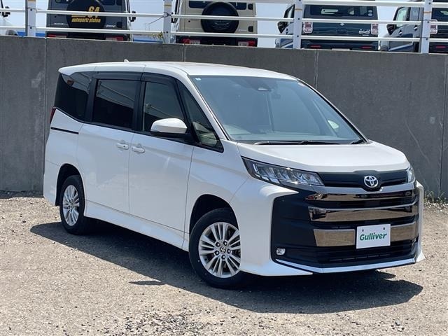 Toyota NOAH 2022 7015370-0