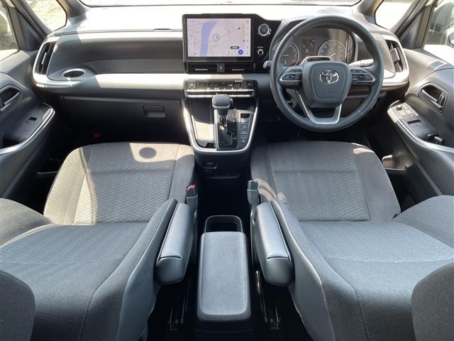 Toyota NOAH 2022 7015370-14