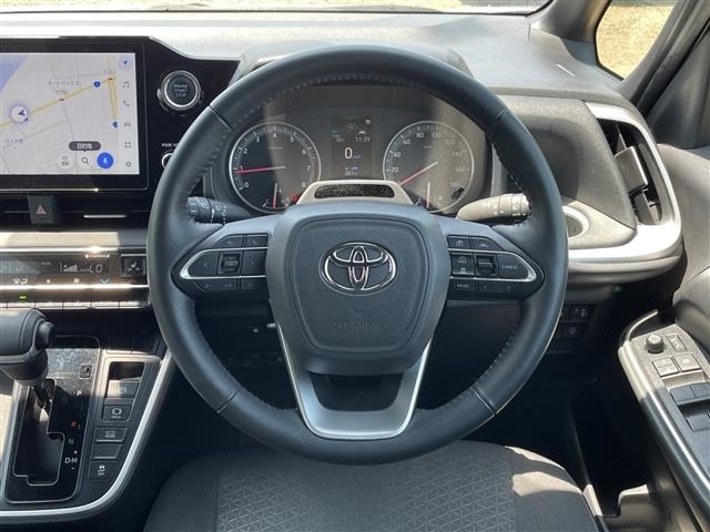 Toyota NOAH 2022 7015370-16