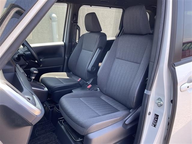 Toyota NOAH 2022 7015370-2